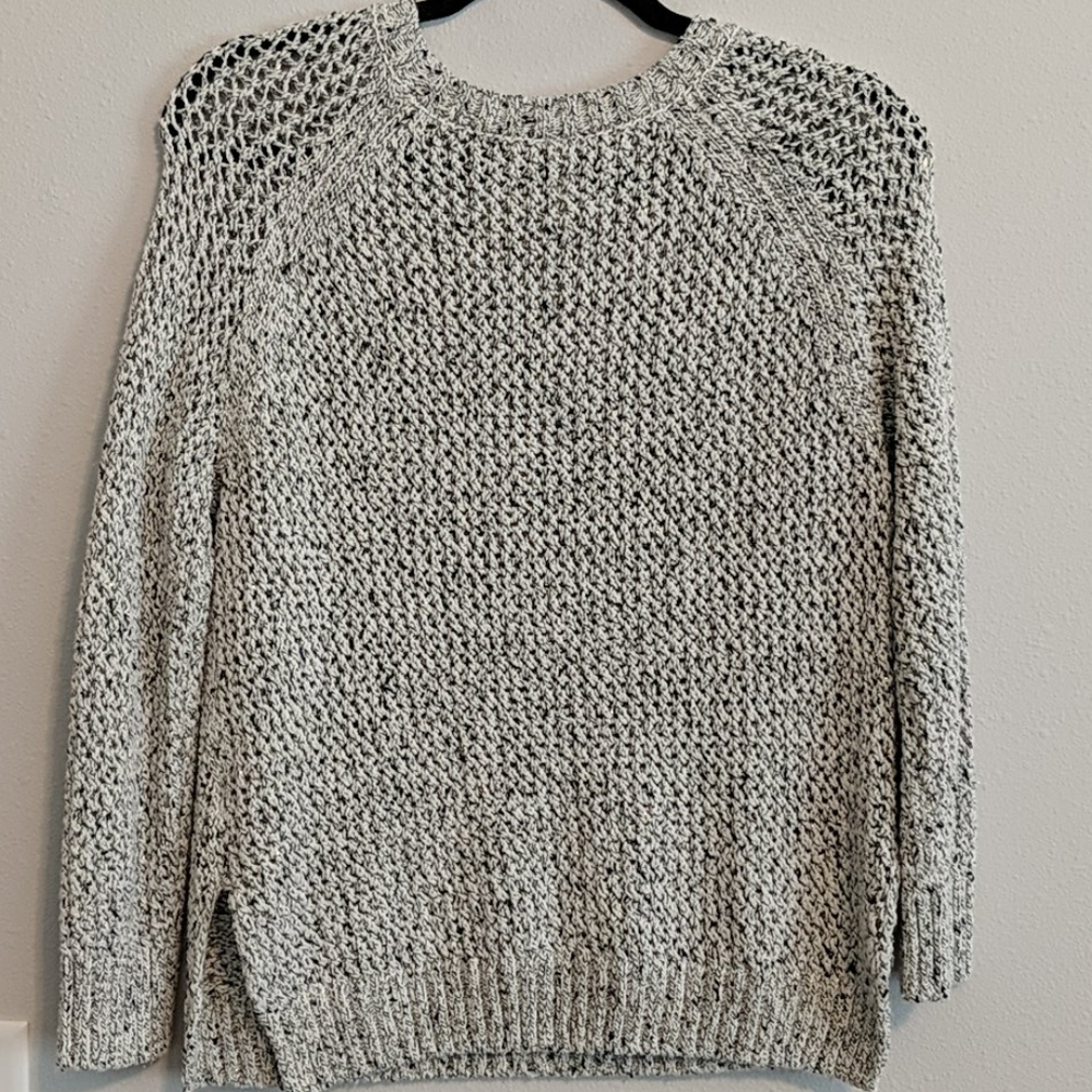 Black, white, gold sweater - Picture 2 of 4